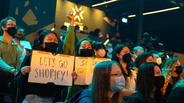 BERLIN, GERMANY - NOVEMBER 20: Excited fans in the audience hold signs at the VALORANT Game Changers Championship Finals Stage on November 20, 2022 in Berlin, Germany. (Photo by Adela Sznajder/Riot Games)