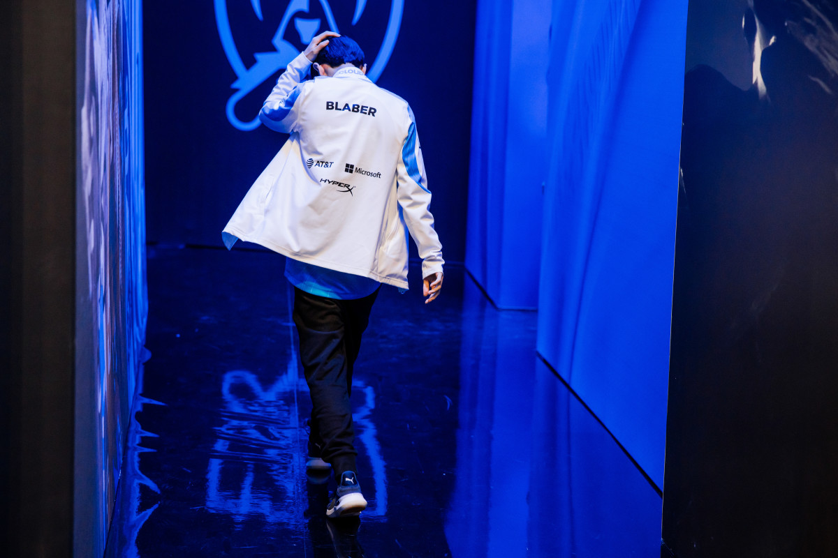 NEW YORK, NEW YORK - OCTOBER 09: Robert "Blaber" Huang of Cloud9 is seen backstage at the League of Legends World Championship Groups Stage on October 9, 2022 in New York City.